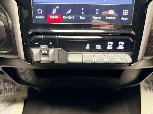 Used 2025 RAM 2500 Big Horn AWD/4WD image 14