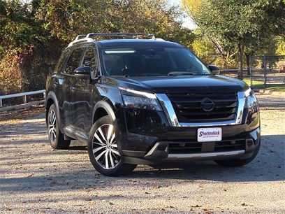 Used 2025 Nissan Pathfinder Platinum