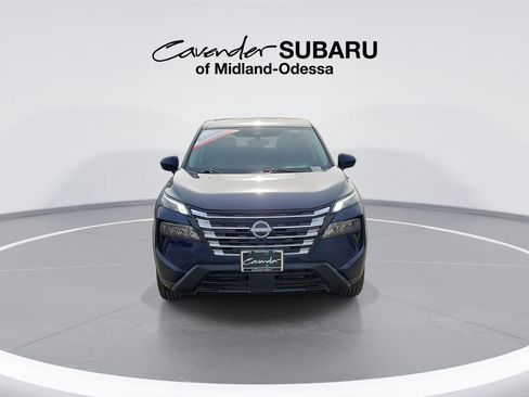 Used 2025 Nissan Rogue SV image 3