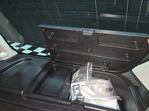 Used 2015 Land Rover LR4 HSE LUX image 64