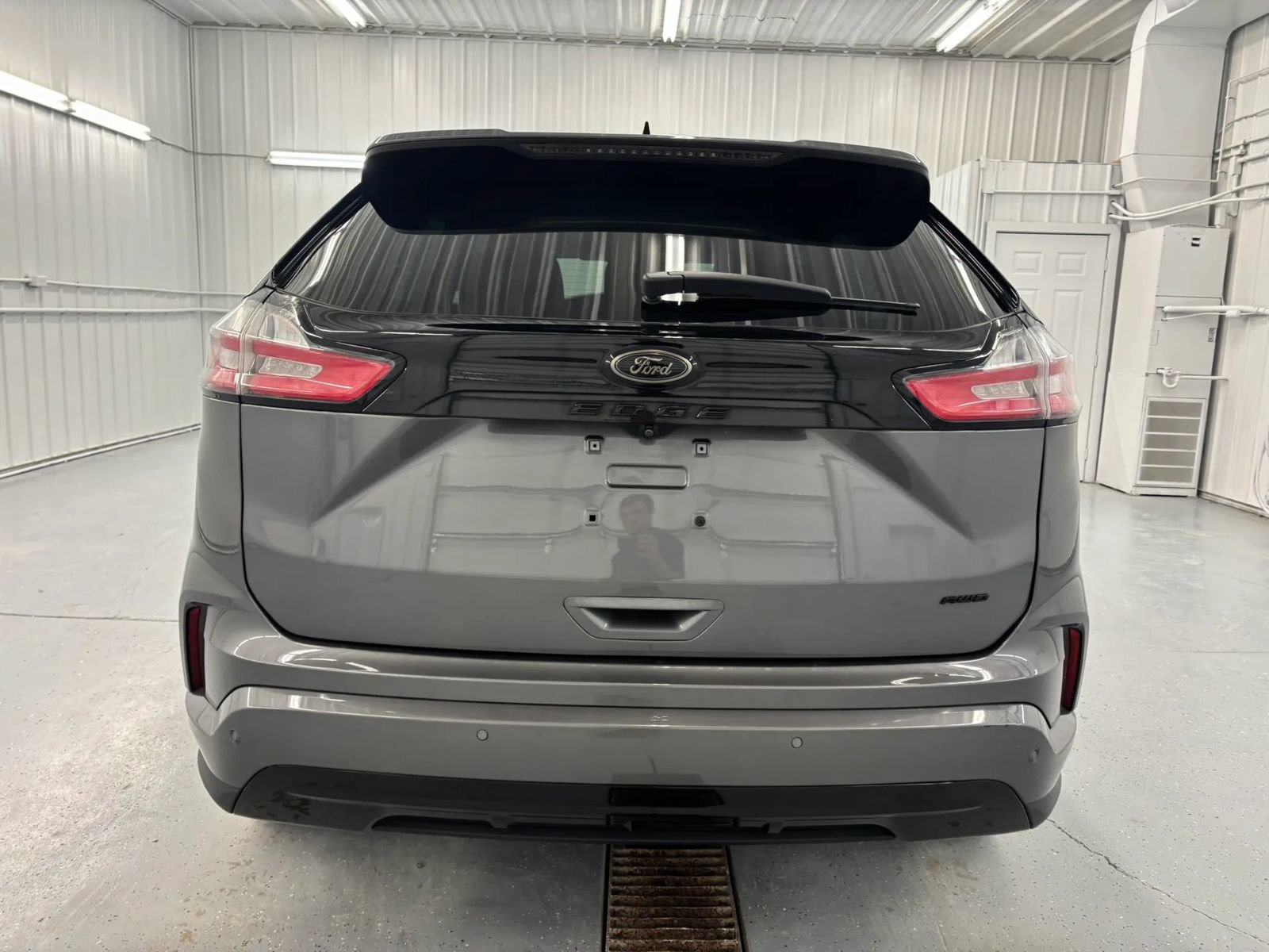 Used 2022 Ford Edge SE w/ Black Appearance Package AWD/4WD image 4