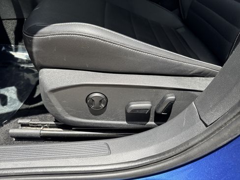 Certified 2023 Volkswagen Jetta SE w/ Panoramic Sunroof Package FWD image 20