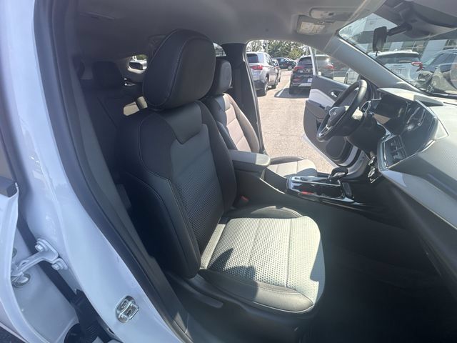 Used 2025 Chevrolet Trax LT w/ Driver Confidence Package FWD image 25