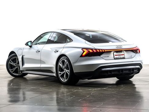 Used 2023 Audi e-tron GT Premium Plus image 13