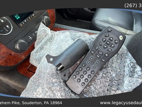 Used 2012 Chevrolet Avalanche LTZ AWD/4WD image 50