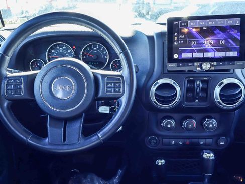 Used 2016 Jeep Wrangler Unlimited Sahara w/ Connectivity Group image 3