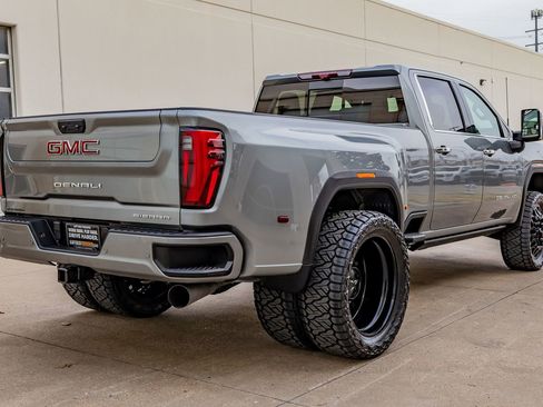 Used 2024 GMC Sierra 3500 Denali w/ Denali Reserve Package AWD/4WD image 10