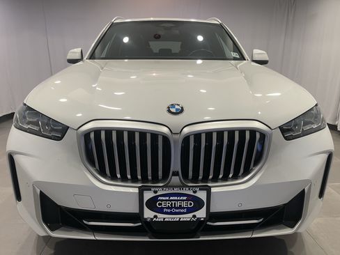 Certified 2025 BMW X5 xDrive40i w/ Parking Assistance Package AWD/4WD image 2