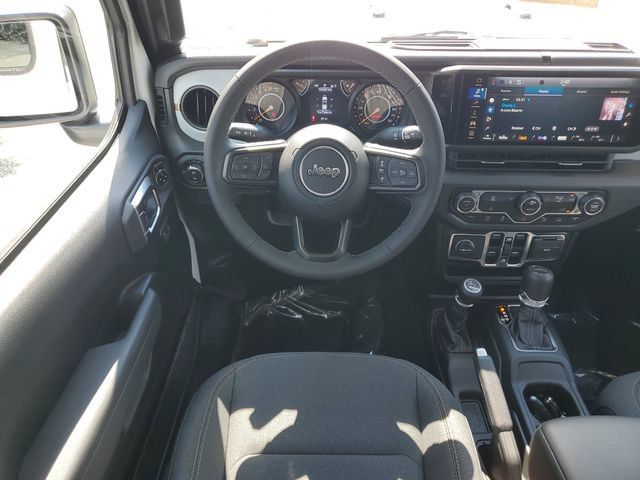 New 2025 Jeep Gladiator Sport AWD/4WD image 17