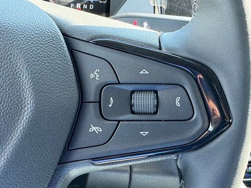 New 2027 Chevrolet Bolt LT w/ Comfort Package FWD image 18