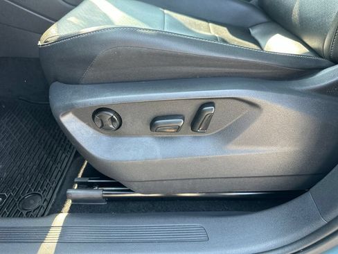 Used 2020 Volkswagen Tiguan SE w/ Panoramic Sunroof Package AWD/4WD image 14