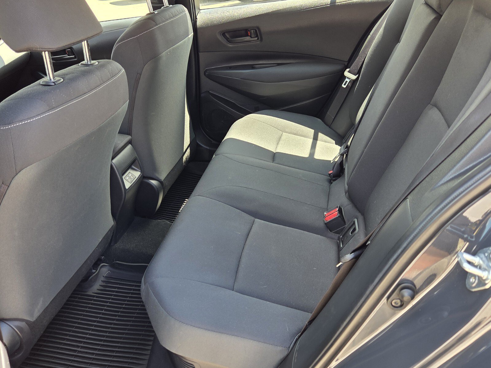 Certified 2025 Toyota Corolla LE FWD image 5