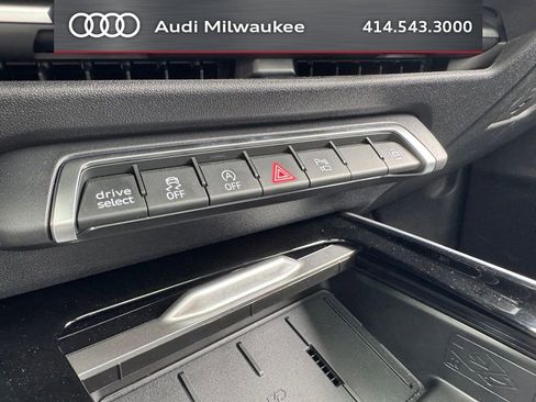 Certified 2026 Audi Q3 quattro 2.0T w/ 20" Wheel Package AWD/4WD image 21