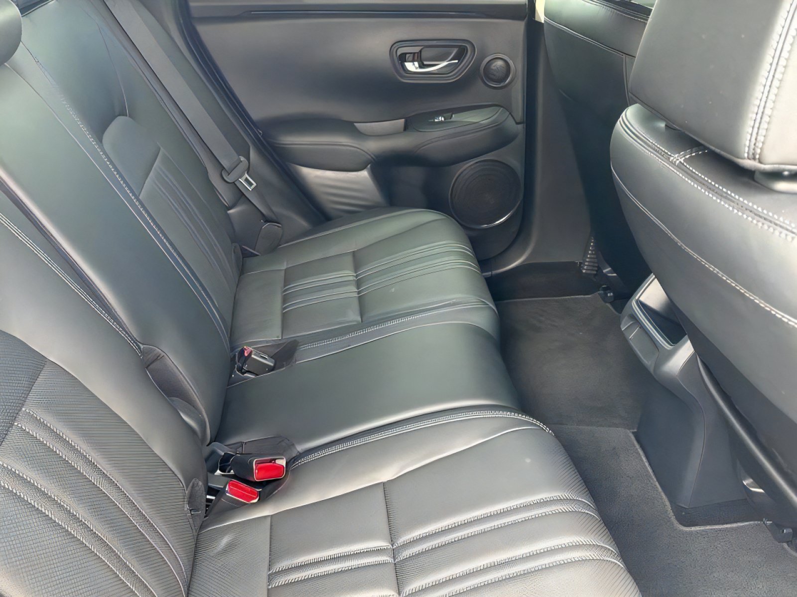 Used 2025 Honda HR-V EX-L image 12