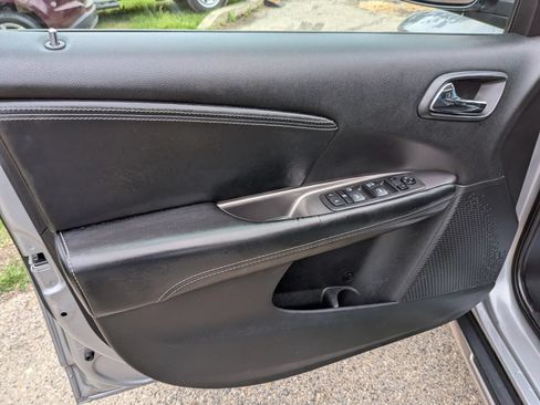 Used 2020 Dodge Journey Crossroad FWD image 22
