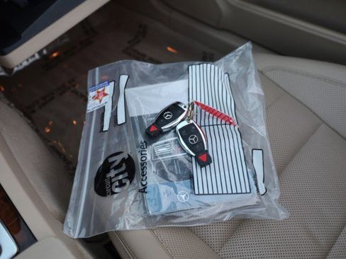 Used 2011 Mercedes-Benz E 550 E 550 image 35