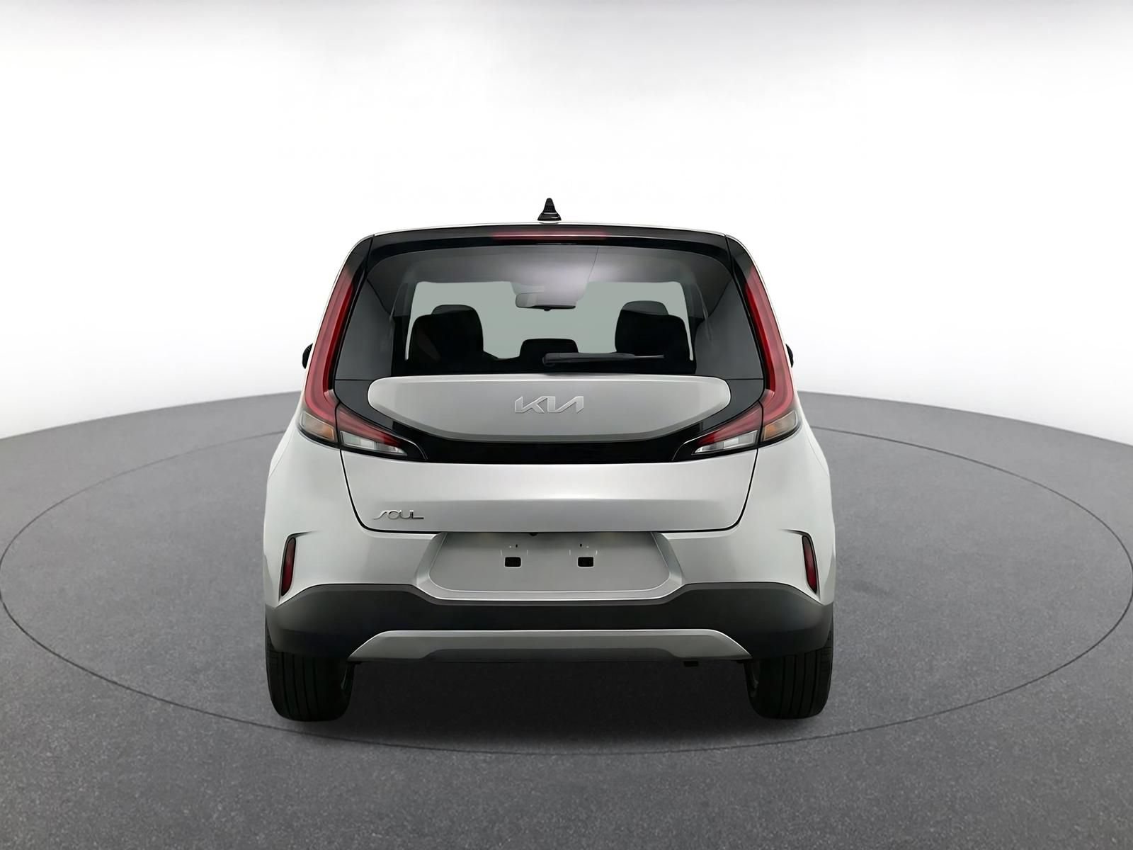 Used 2025 Kia Soul LX w/ LX Technology Package FWD image 7