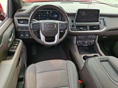 Used 2022 GMC Yukon XL SLT w/ SLT Luxury Package AWD/4WD image 12