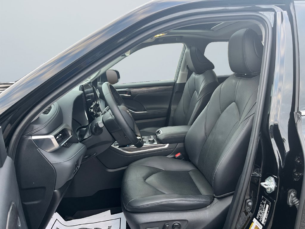 Used 2020 Toyota Highlander Limited AWD/4WD image 9