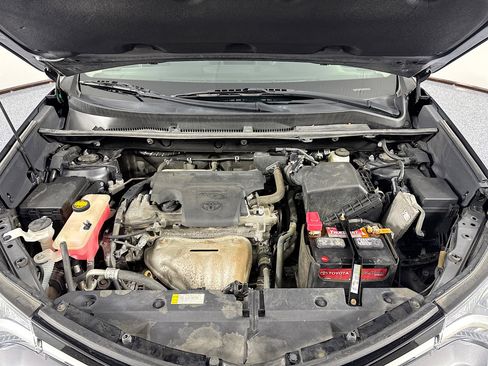 Used 2018 Toyota RAV4 XLE image 28