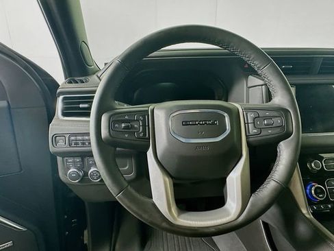 Used 2024 GMC Yukon XL Denali AWD/4WD image 11