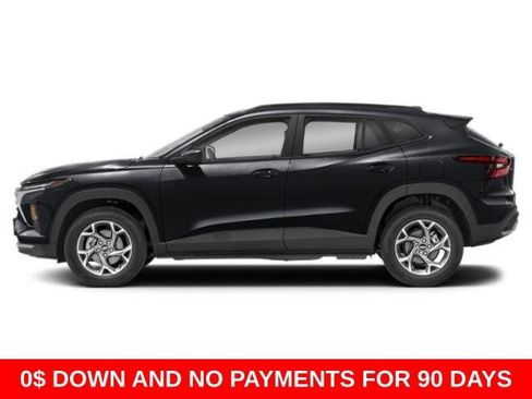 Used 2025 Chevrolet Trax LS FWD image 3