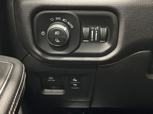 Used 2024 RAM 1500 Laramie AWD/4WD image 29