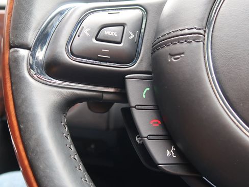 Used 2017 Jaguar XJ R-Sport image 40