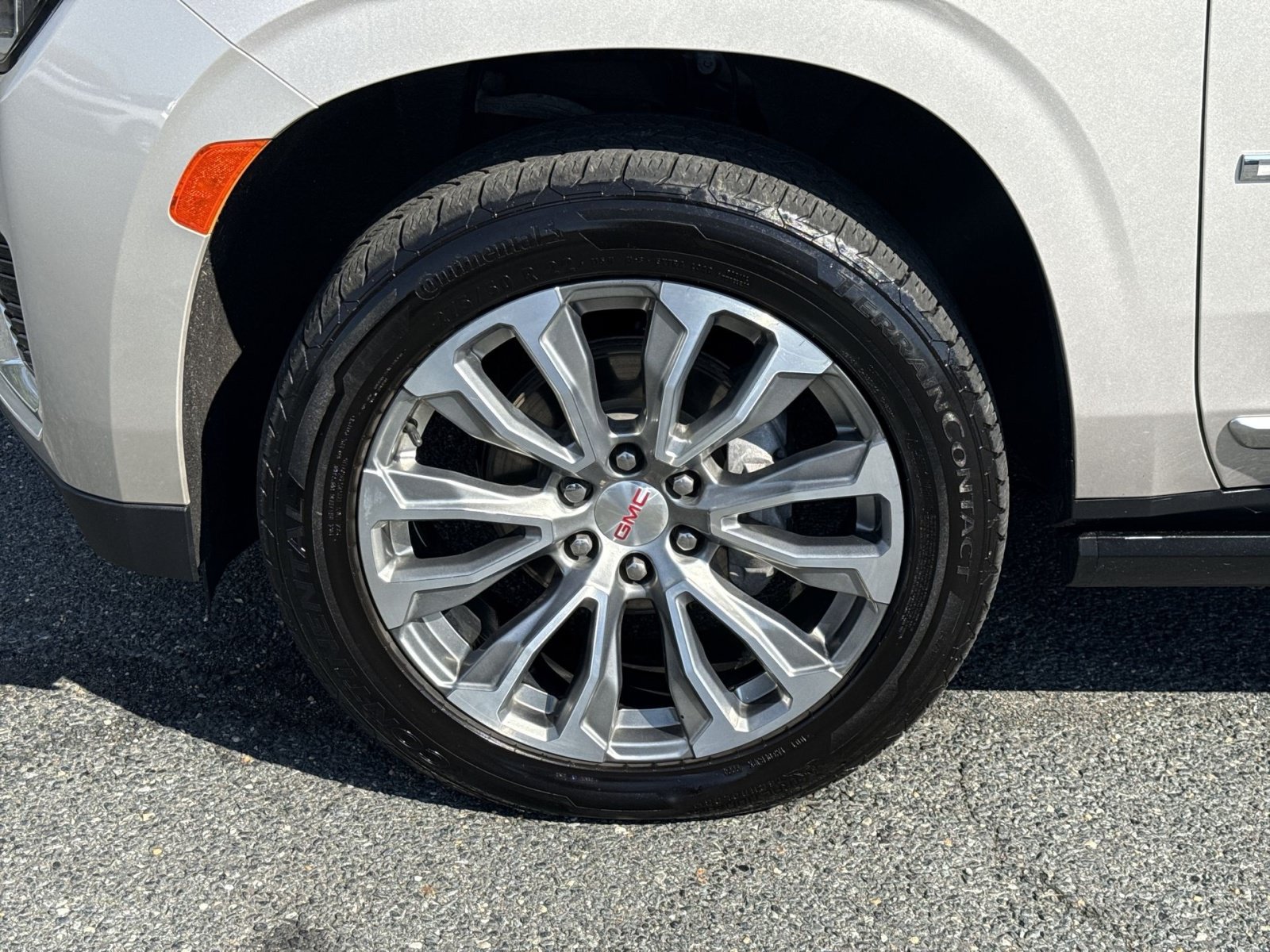 Used 2023 GMC Yukon Denali AWD/4WD image 13