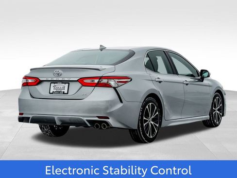 Used 2019 Toyota Camry SE image 7
