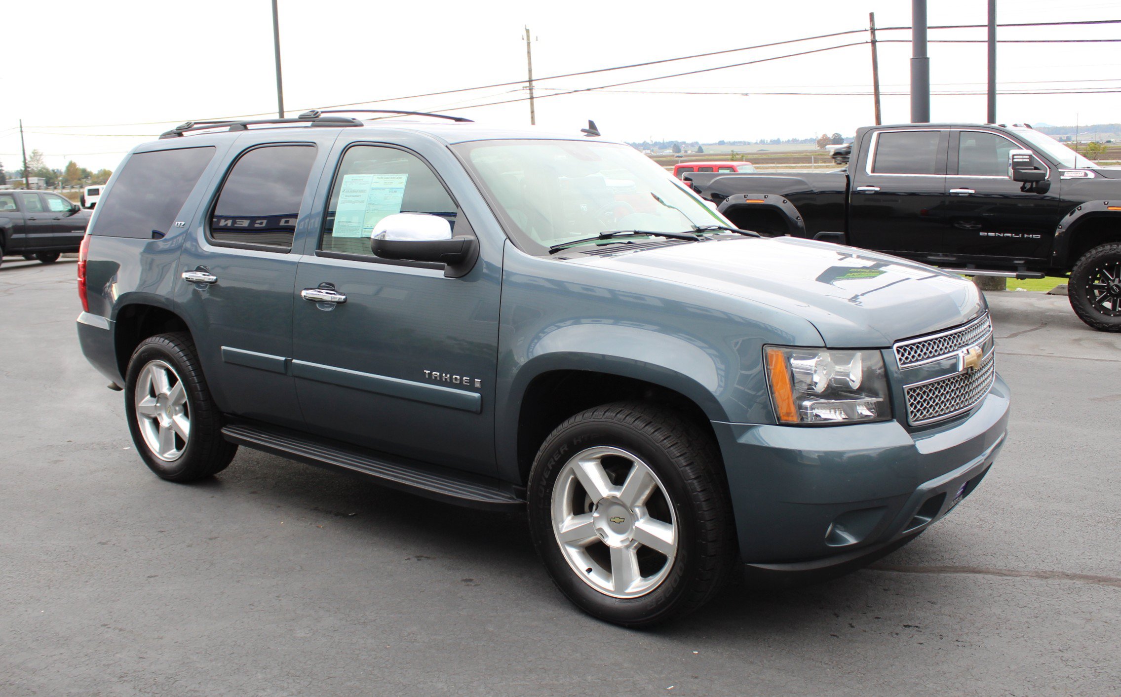 Used 2008 Chevrolet Tahoe LTZ w/ LTZ Preferred Equipment Group AWD/4WD image 8