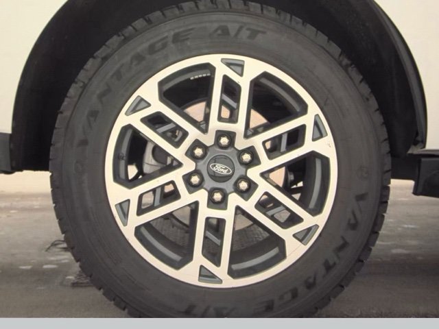 Used 2025 Ford Expedition Active AWD/4WD image 22