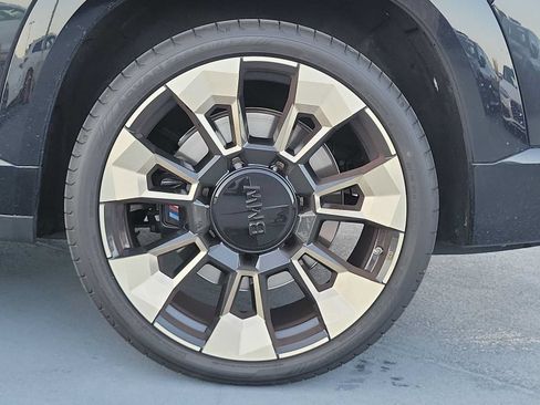 Used 2023 BMW XM w/ M Driver's Package AWD/4WD image 11