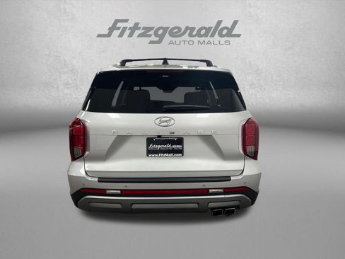 Used 2023 Hyundai Palisade Limited FWD image 6