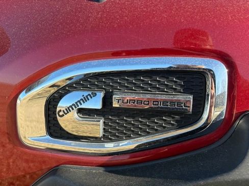 Used 2018 Nissan Titan S image 27