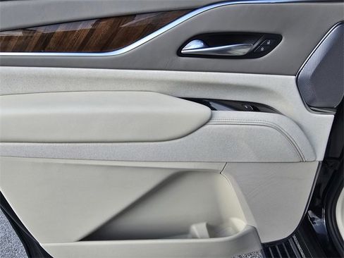 Used 2024 Cadillac Escalade ESV Sport Platinum w/ LPO, ONYX Package image 14