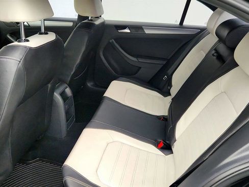 Used 2016 Volkswagen Jetta Sport w/ Lighting Package image 17