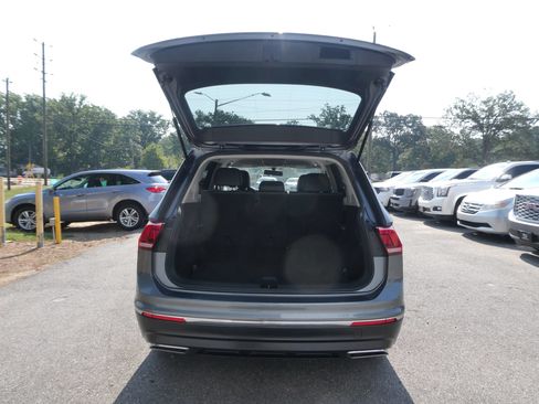 Used 2018 Volkswagen Tiguan SE AWD/4WD image 7