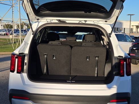 New 2026 Kia Sorento LX image 8