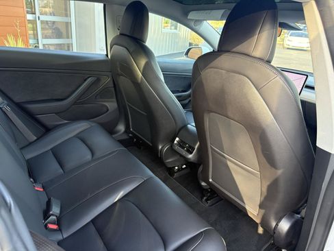 Used 2018 Tesla Model 3 Long Range RWD image 21