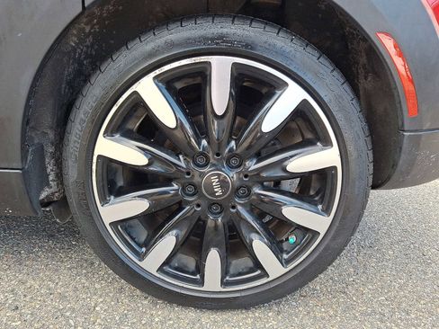 Used 2019 MINI Cooper S w/ Signature Upholstery Package image 8