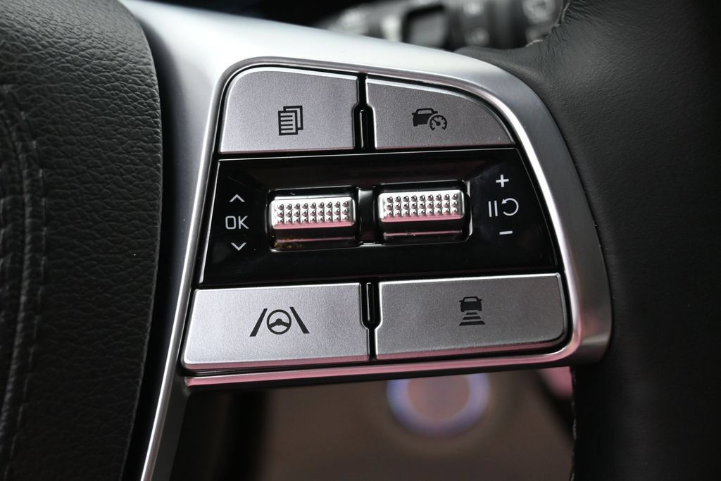 Used 2025 Kia Telluride SX w/ SX Captain's Chair Package AWD/4WD image 18