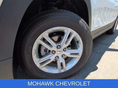 Used 2023 GMC Terrain SLE w/ Driver Convenience Package AWD/4WD image 8