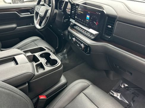 Used 2022 GMC Sierra 1500 SLT image 18