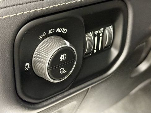 Used 2022 RAM 1500 Limited w/ Body-Colour Bumper Group AWD/4WD image 10