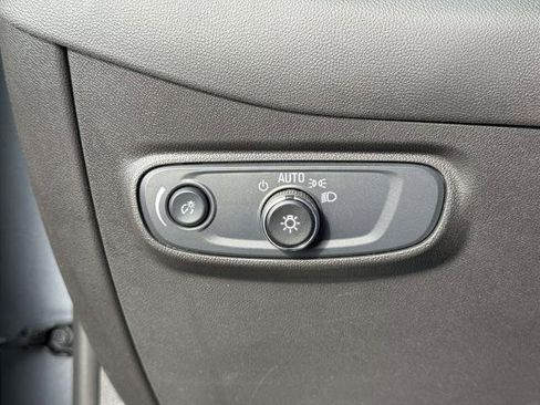 Used 2024 Chevrolet Equinox LT image 19