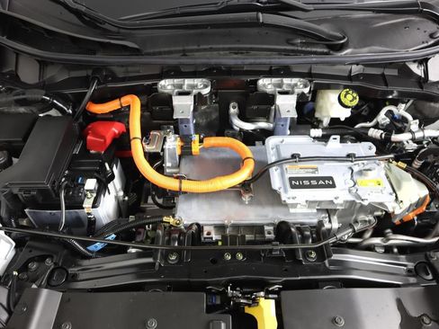 Used 2023 Nissan Ariya FWD image 32