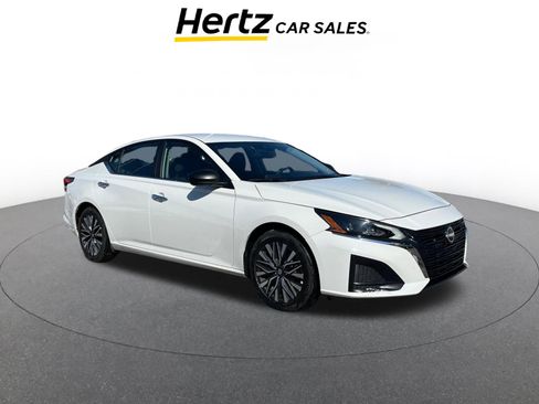 Used 2025 Nissan Altima 2.5 SV image 1