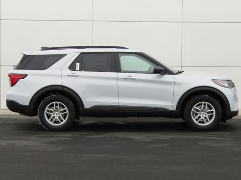 New 2026 Ford Explorer Active image 5