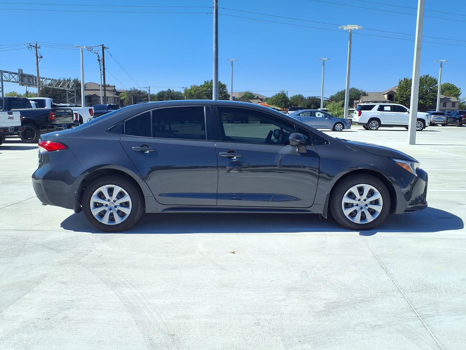 Used 2025 Toyota Corolla LE FWD image 10